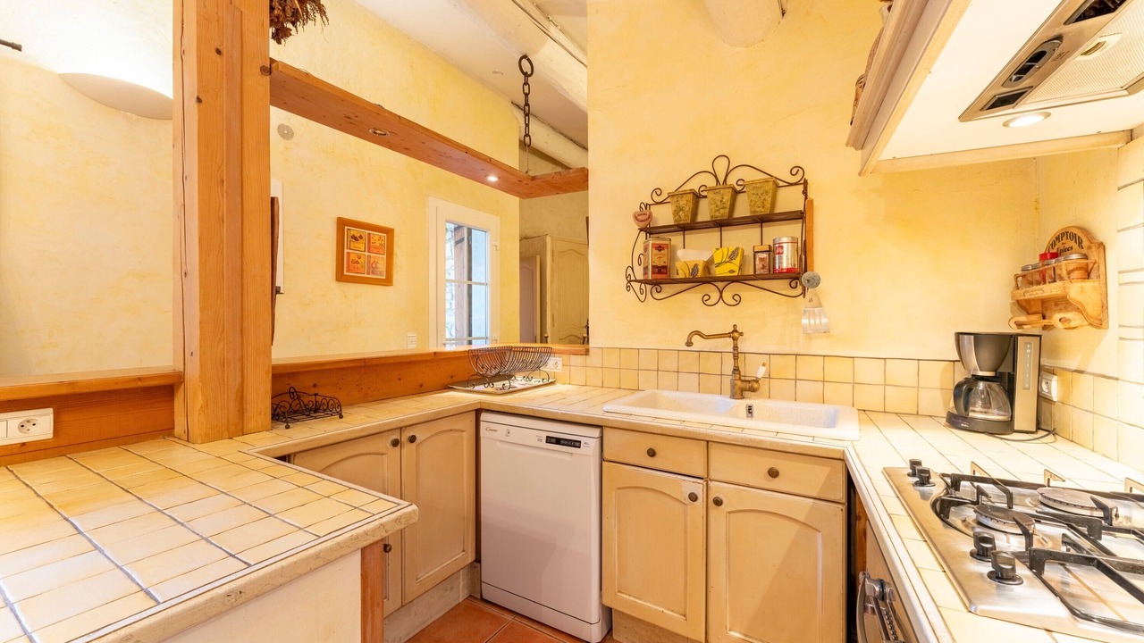 Photo of Kitchen in Velleron