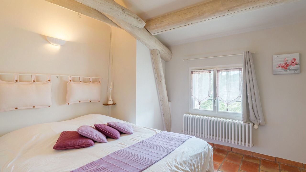 Photo of Bedroom in Simiane-la-Rotonde