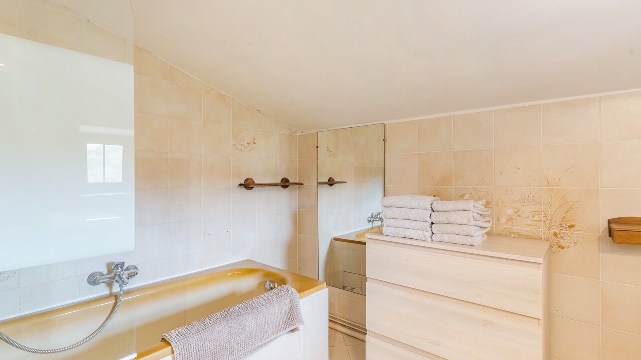 Photo of Bathroom in Simiane-la-Rotonde