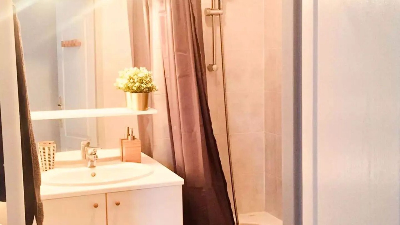 Photo of Bathroom in Reallon