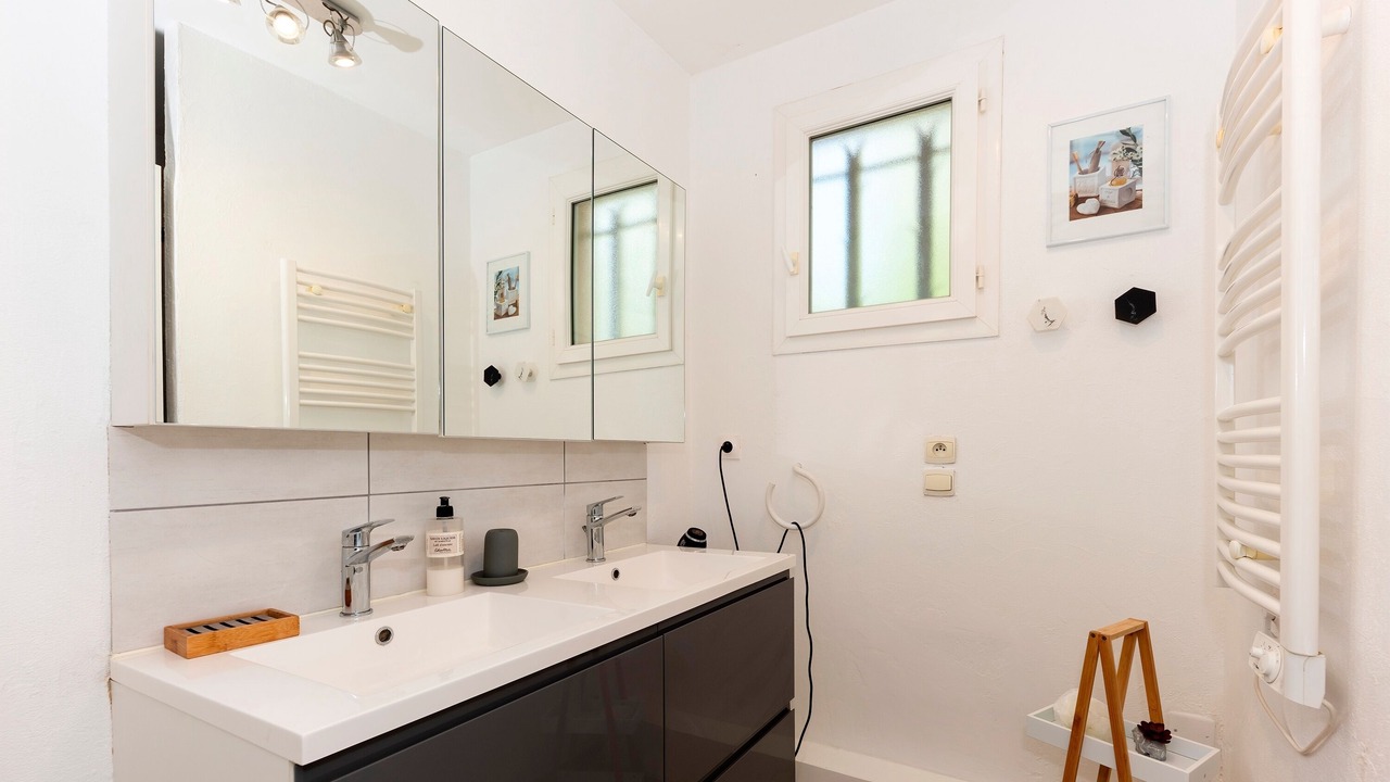 Photo of Bathroom in Sillans-la Cascade
