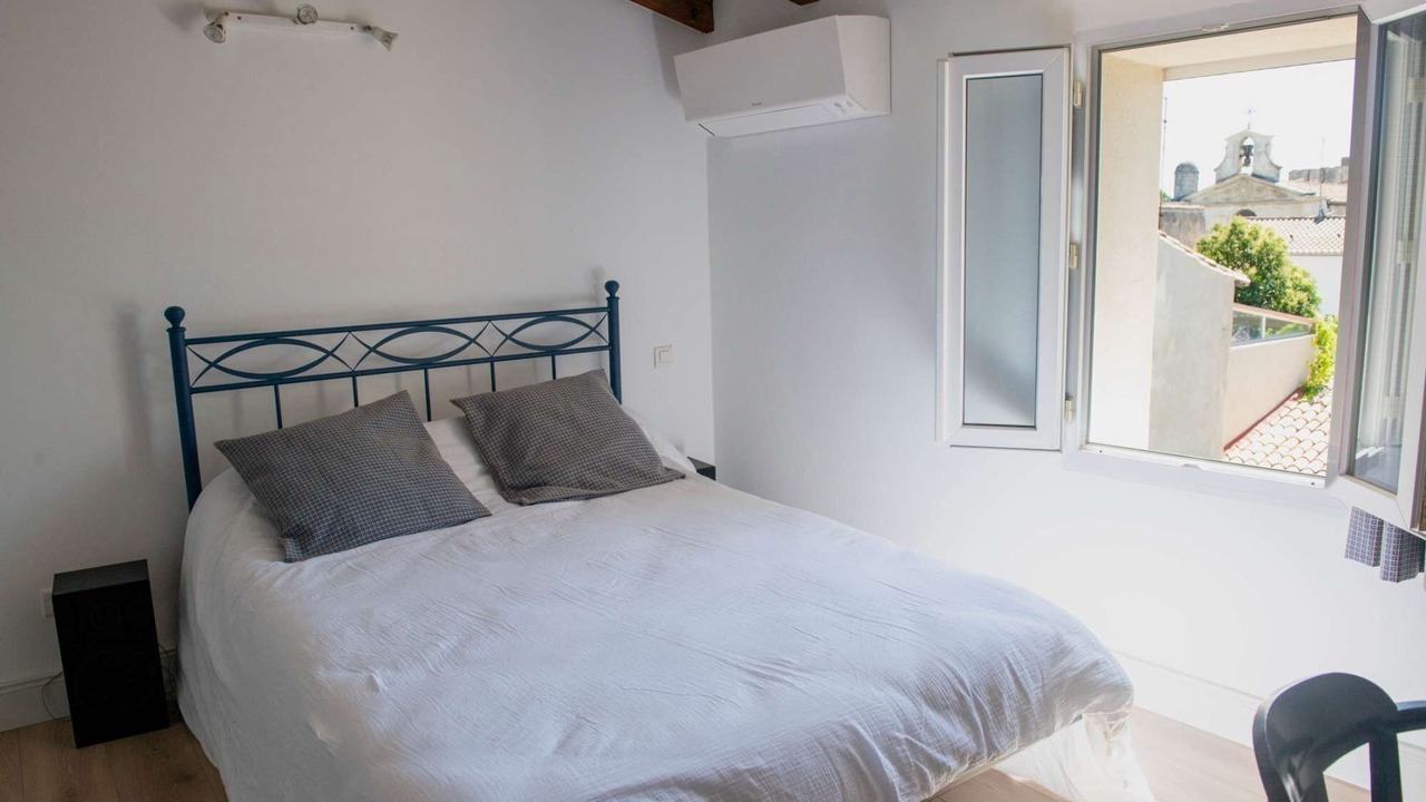 Photo of Bedroom in Aigues-Mortes Medieval City