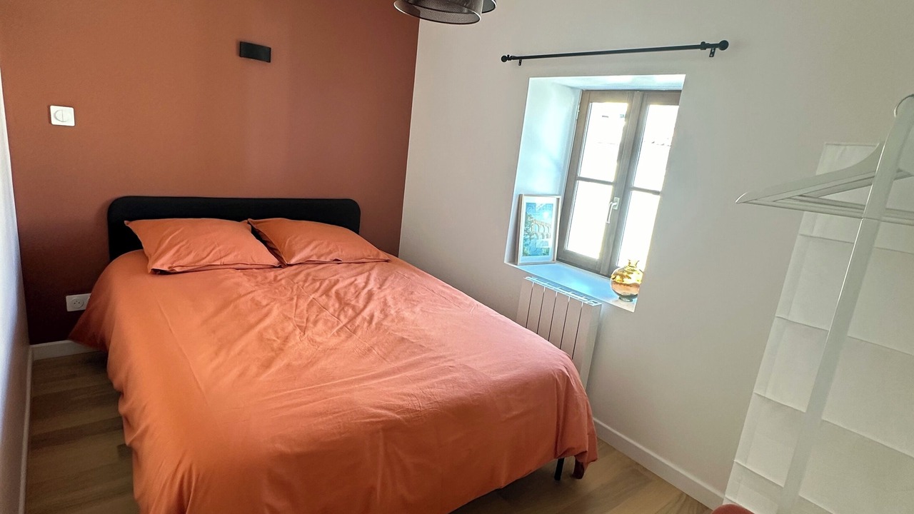 Photo of Bedroom in Nimes City Centre