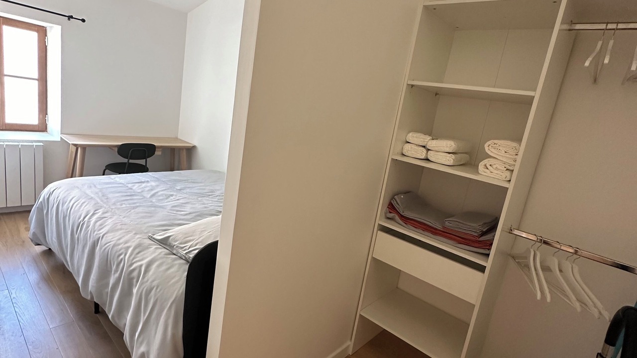 Photo of Bedroom in Nimes City Centre