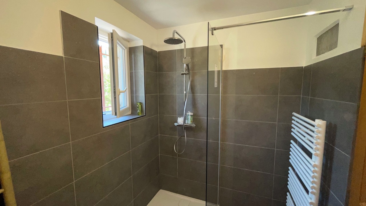 Photo of Bathroom in Figanieres
