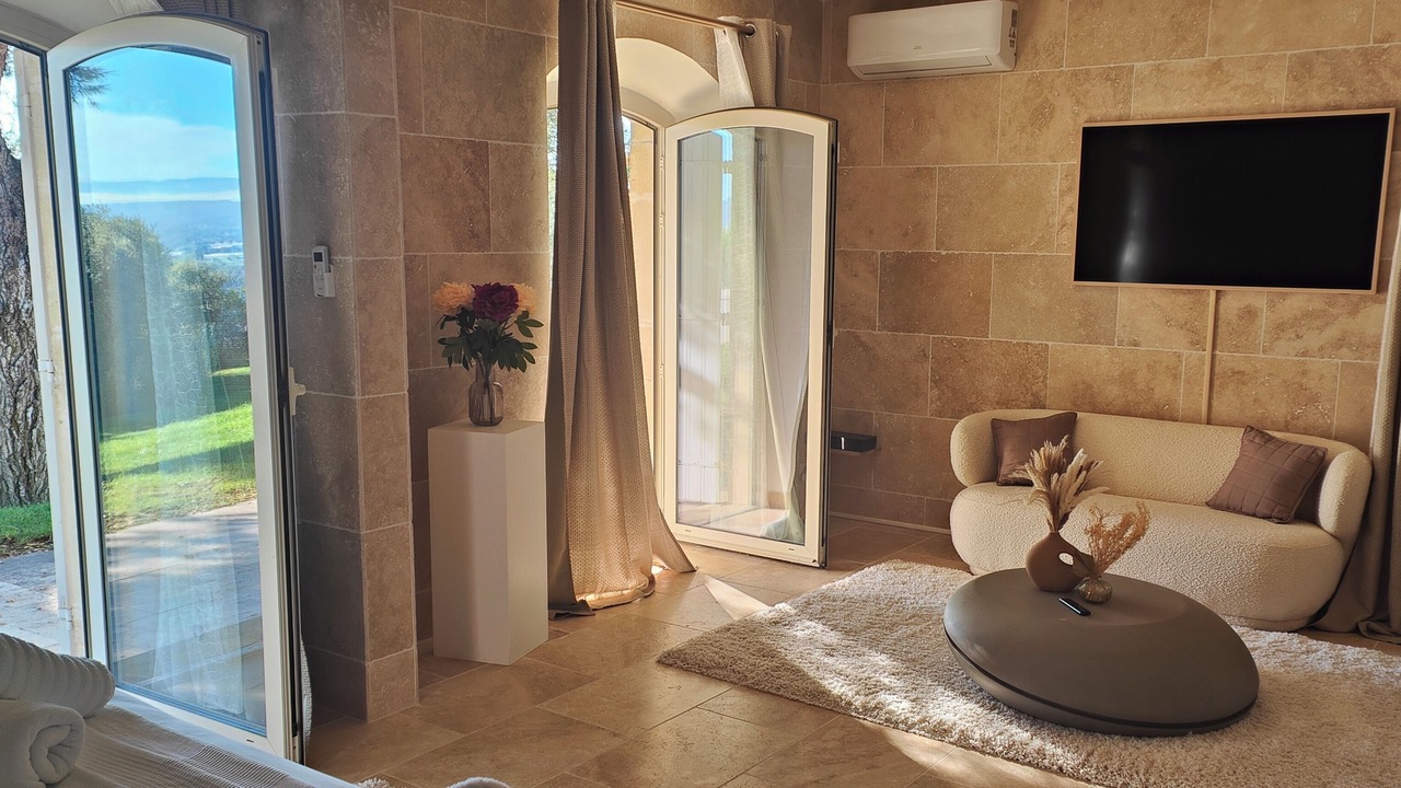 Photo of Bedroom in Cavaillon