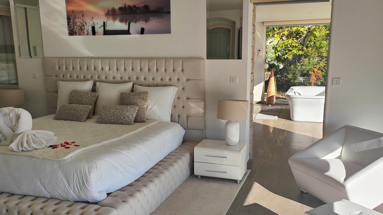 Photo of Bedroom in Cavaillon