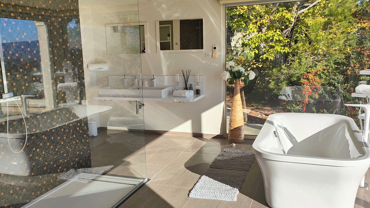 Photo of Bathroom in Cavaillon
