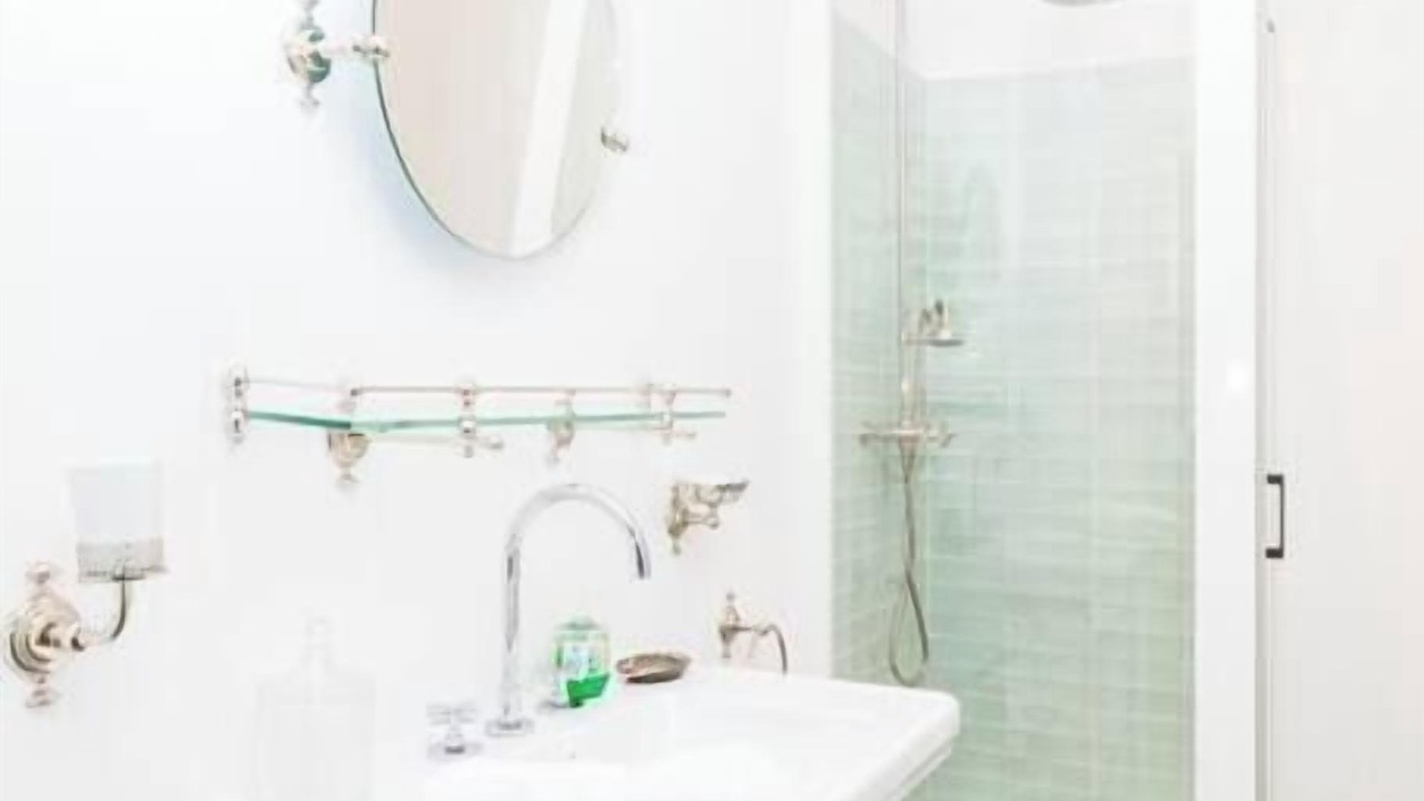 Photo of Bathroom in Opera