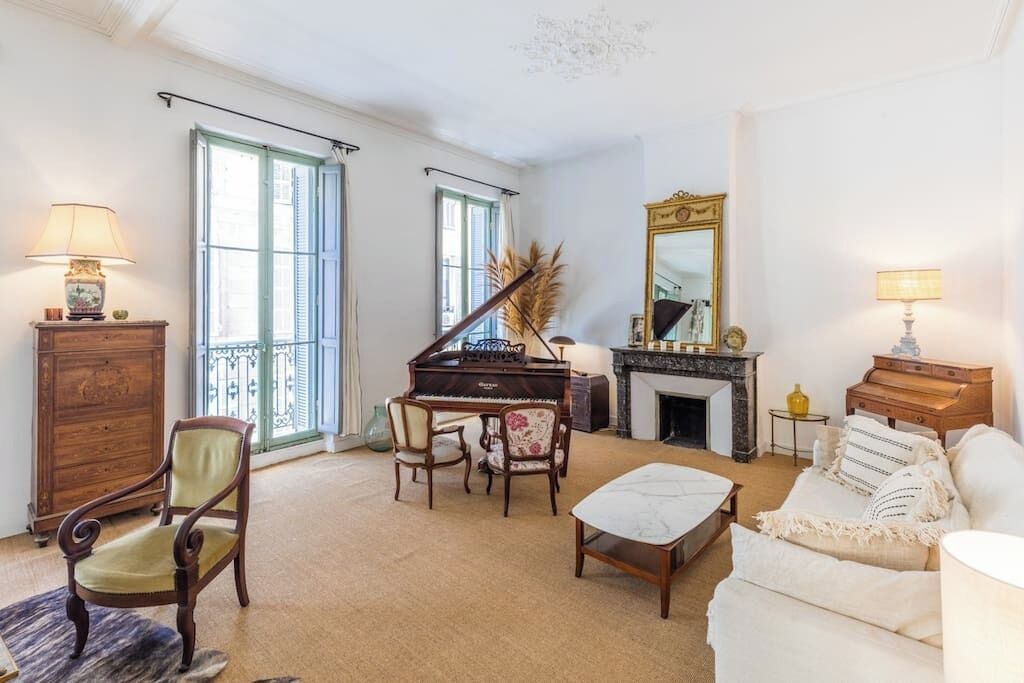 Photo of Livingroom in Opera