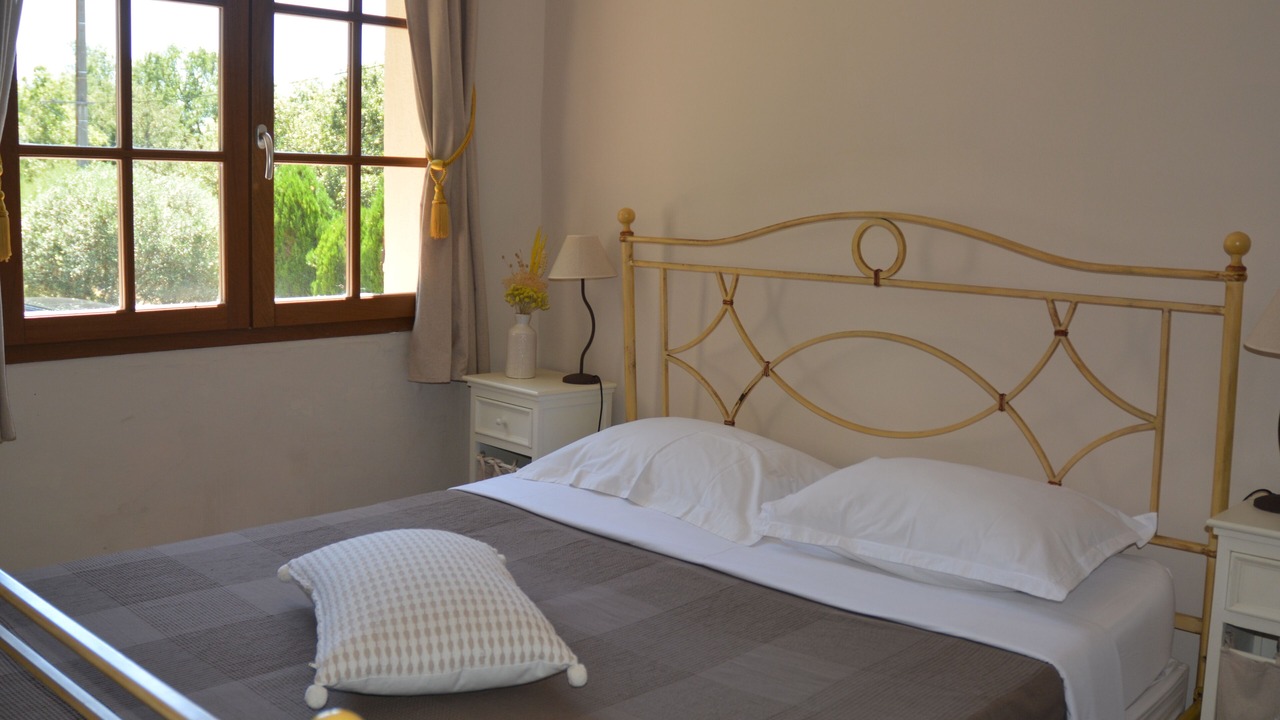 Photo of Bedroom in Montmeyan