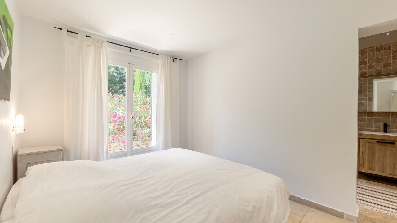Photo of Bedroom in Bonnieux