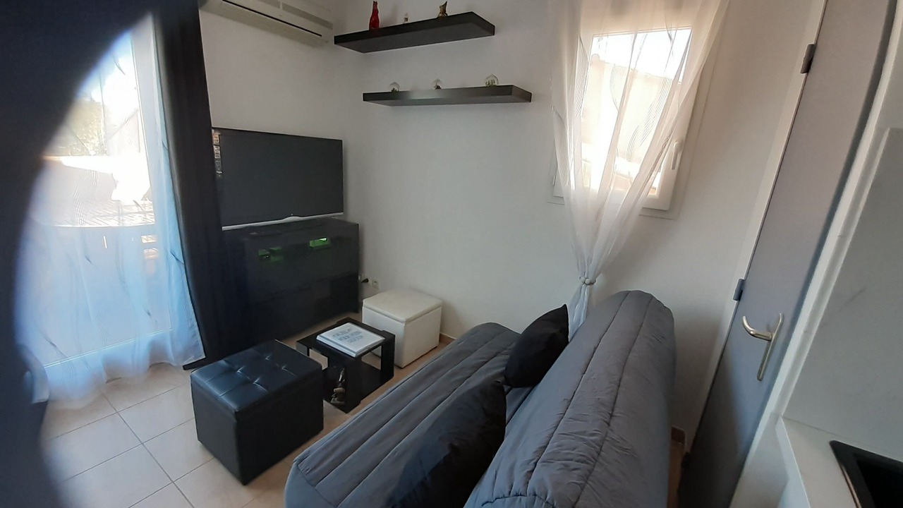 Photo of Livingroom in Mouries