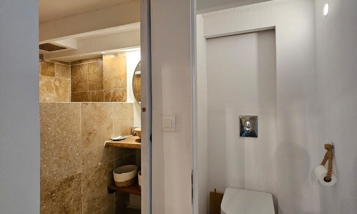 Photo of Bathroom in Prado - Republique