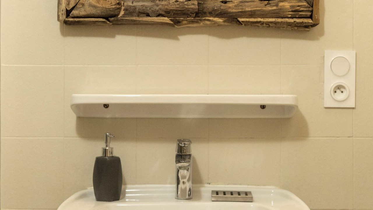 Photo of Bathroom in Eyragues