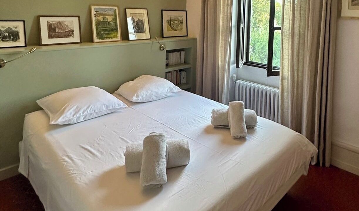 Photo of Bedroom in Maussane
