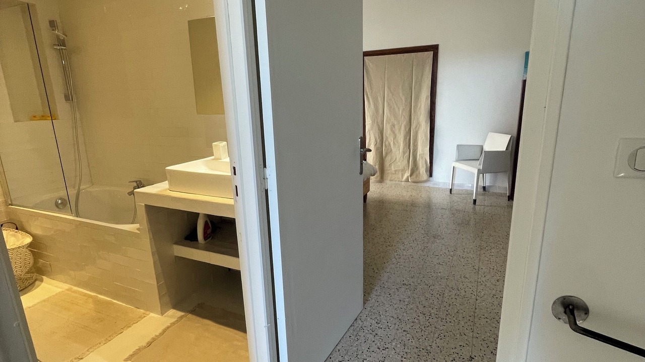 Photo of Bathroom in Junas
