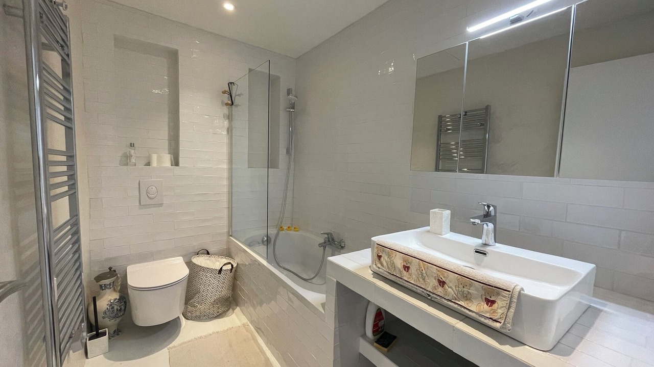 Photo of Bathroom in Junas