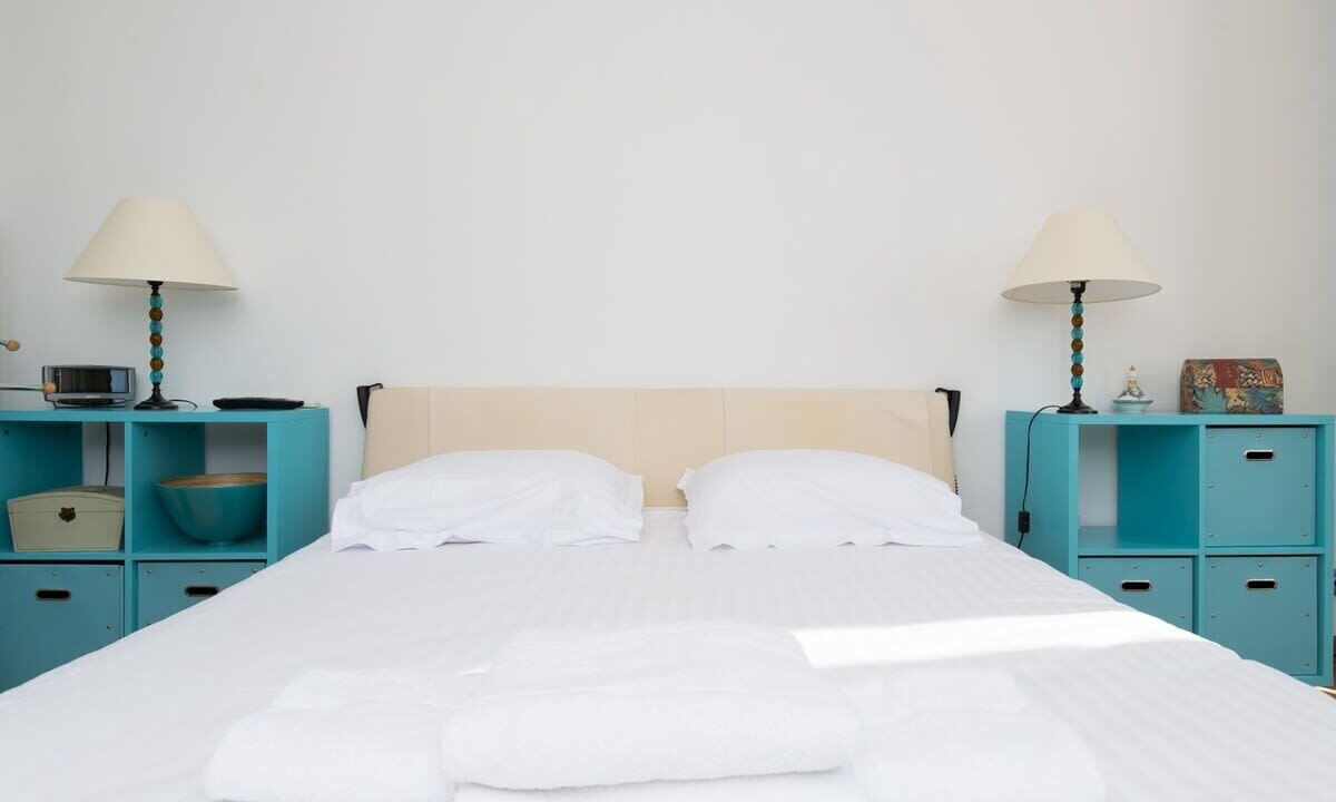 Photo of Bedroom in California - Pezou