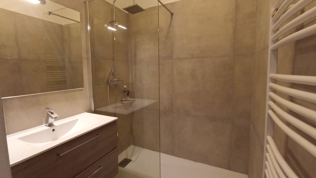 Photo of Bathroom in Sete