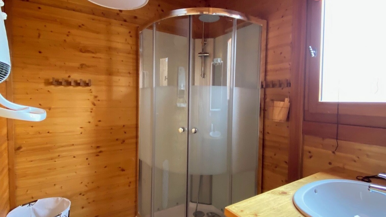 Photo of Bathroom in Enchastrayes