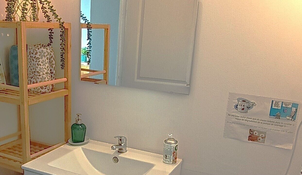 Photo of Bathroom in Mimet