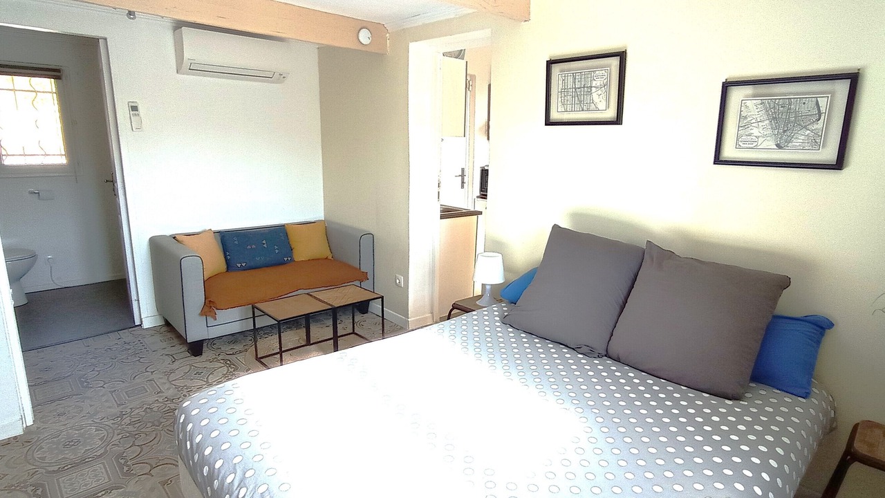 Photo of Bedroom in Mimet
