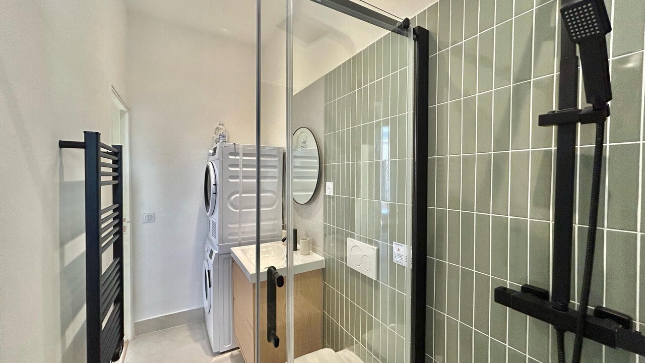 Photo of Bathroom in Opera