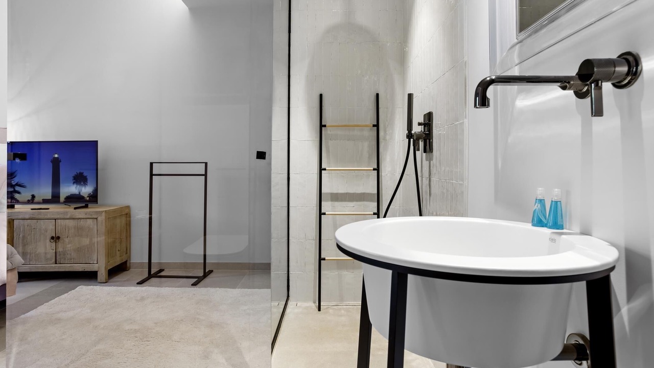 Photo of Bathroom in Guerrevieille