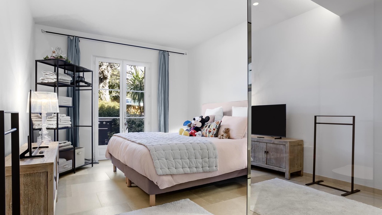 Photo of Bedroom in Guerrevieille