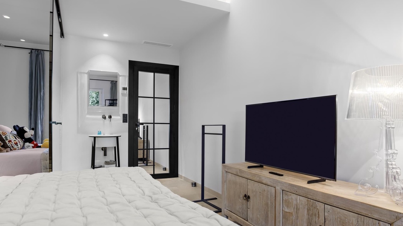 Photo of Bedroom in Guerrevieille