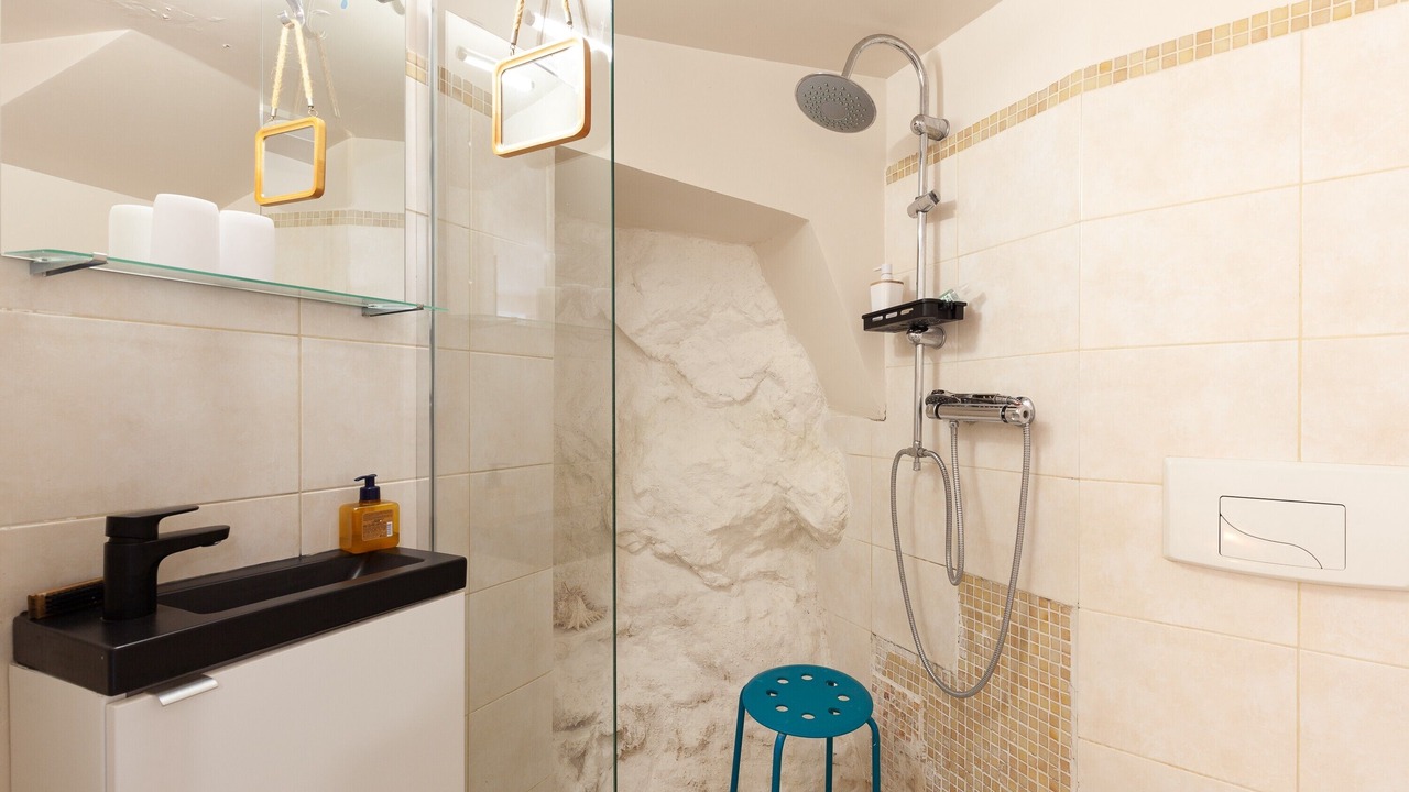 Photo of Bathroom in 8th Arrondissement