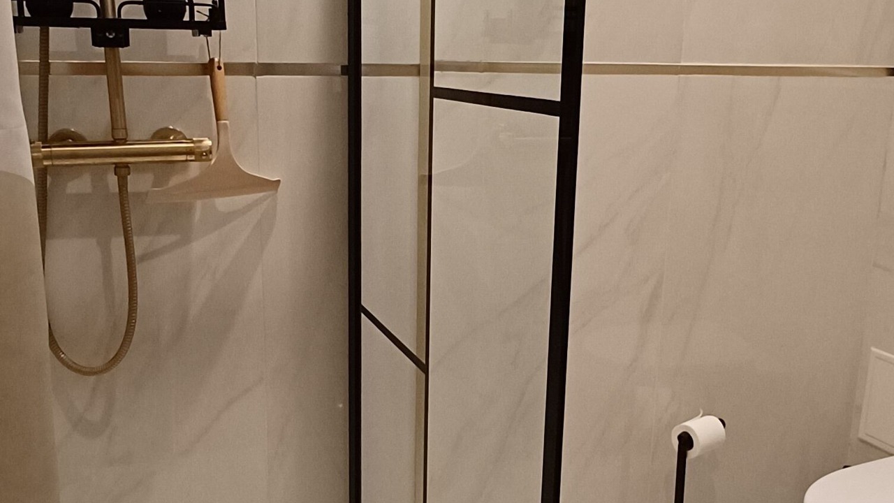 Photo of Bathroom in Avignon City Centre