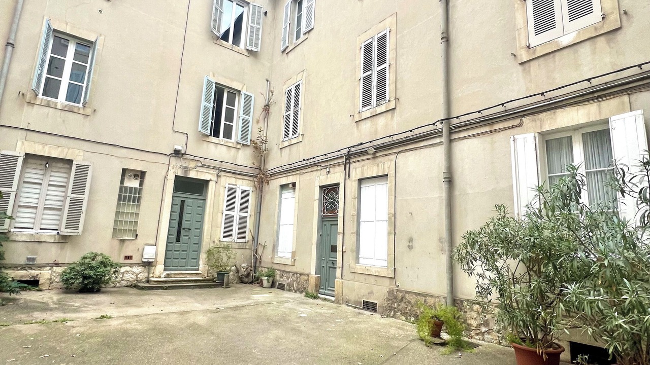 Photo of Outdoor in Avignon City Centre