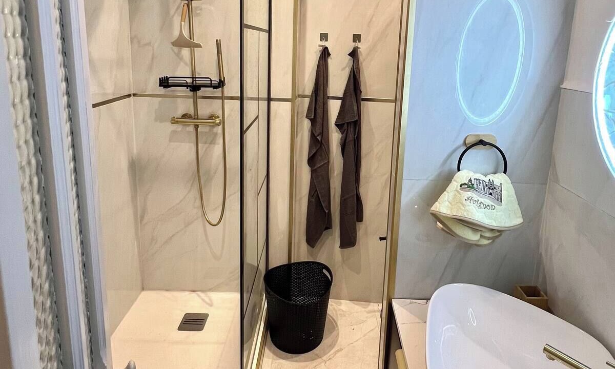 Photo of Bathroom in Avignon City Centre