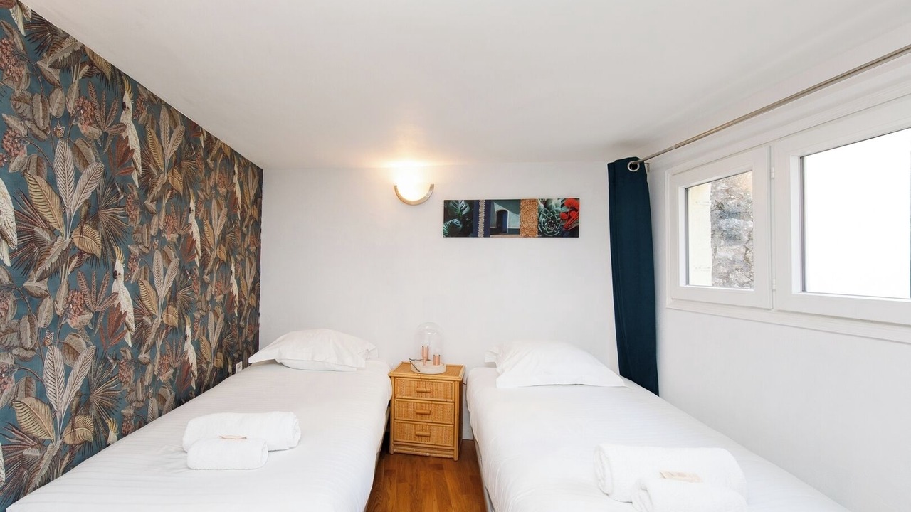Photo of Bedroom in California - Pezou