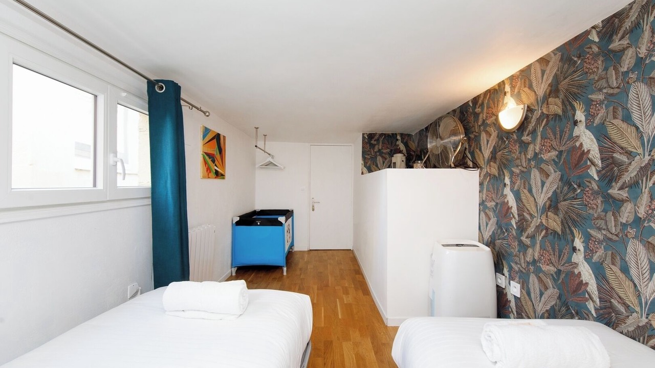 Photo of Bedroom in California - Pezou