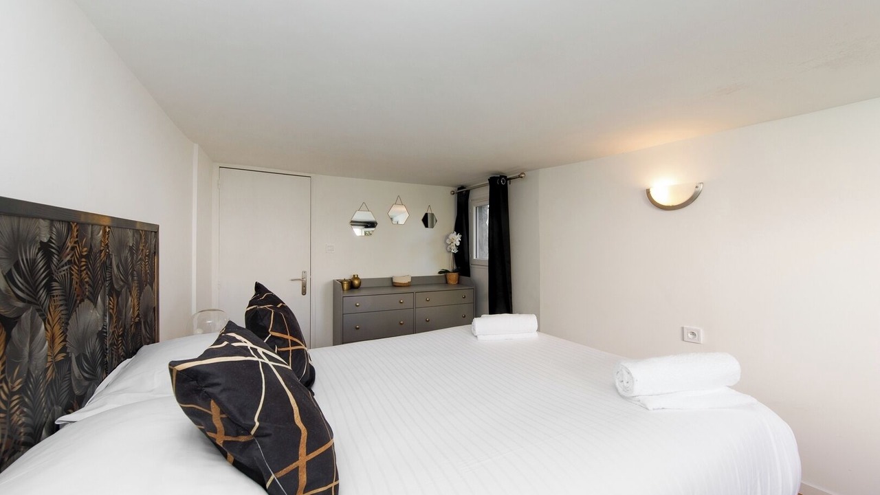 Photo of Bedroom in California - Pezou