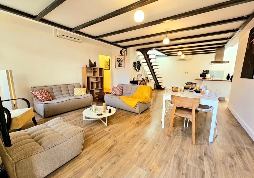 Photo of Livingroom in Nimes City Centre