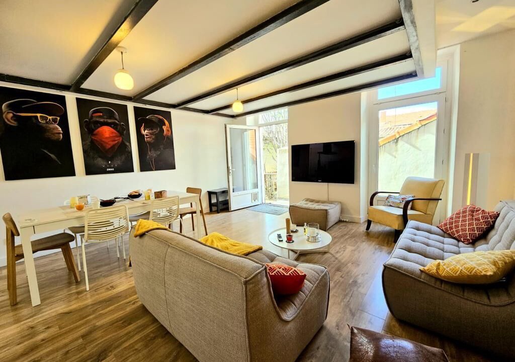 Photo of Livingroom in Nimes City Centre