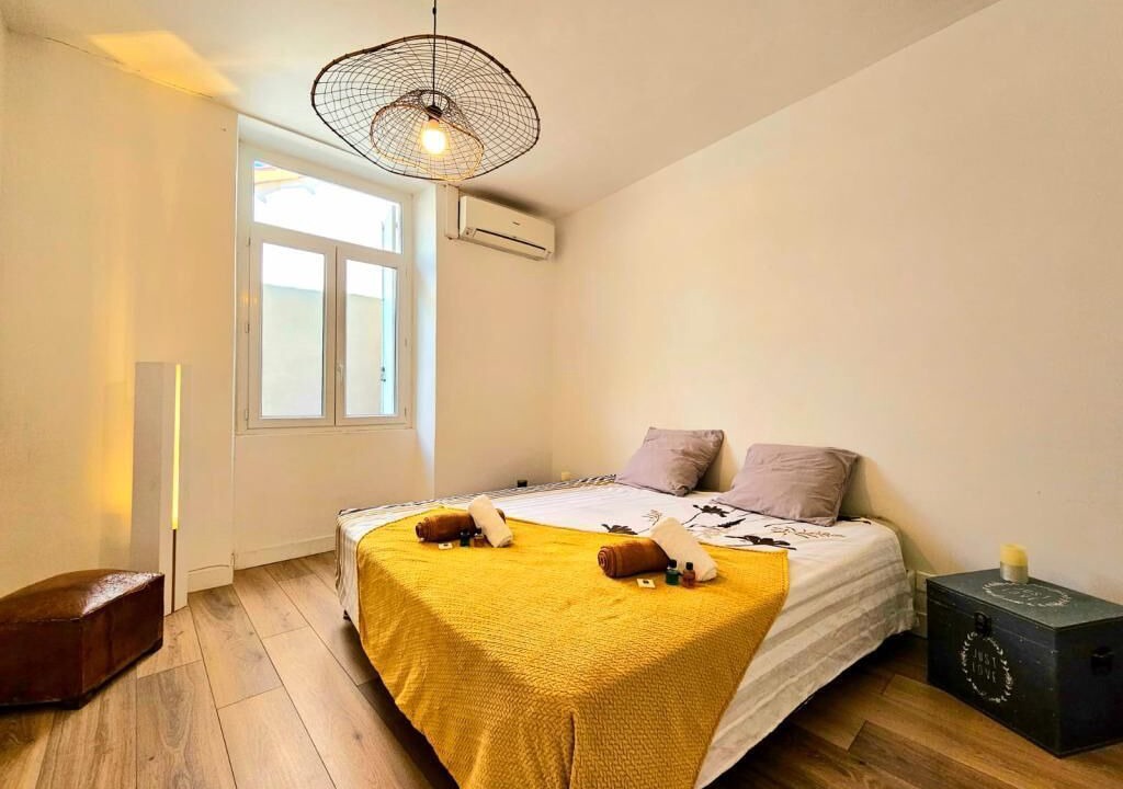 Photo of Bedroom in Nimes City Centre