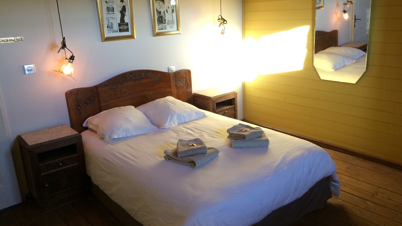 Photo of Bedroom in Lezan