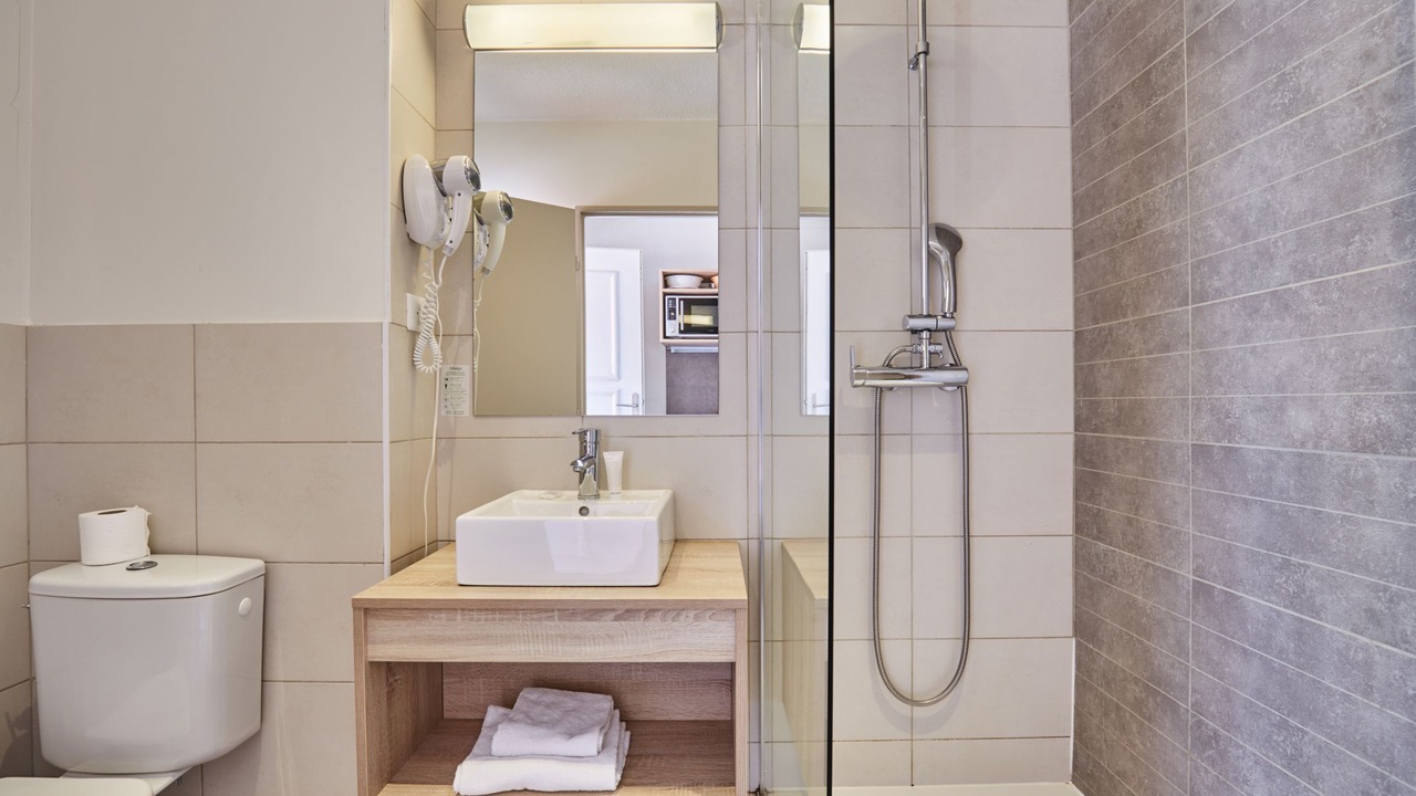 Photo of Bathroom in Arles