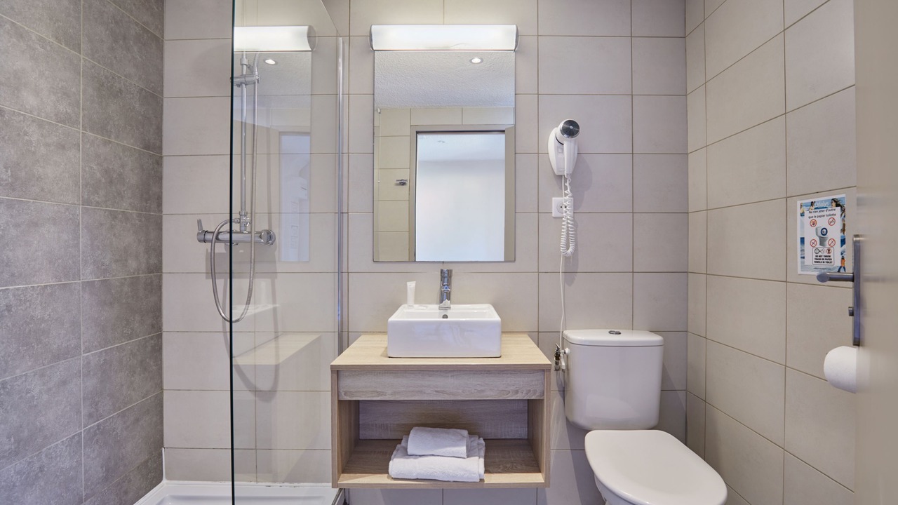 Photo of Bathroom in Arles