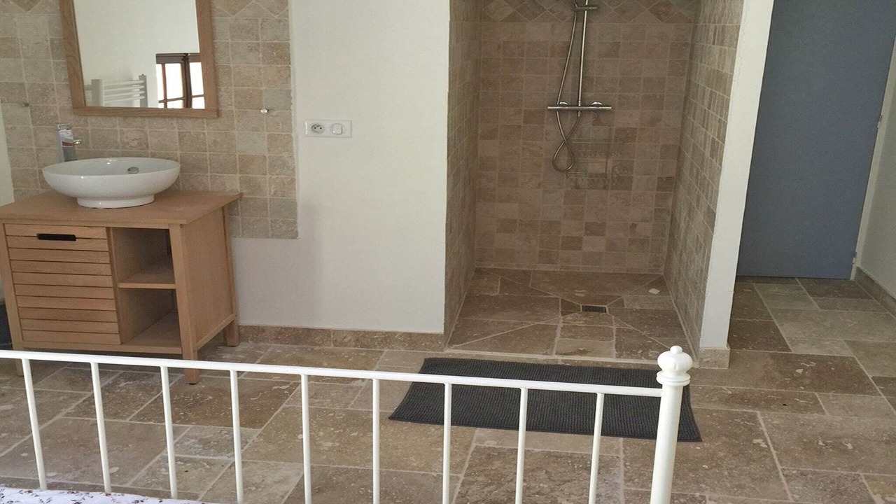 Photo of Bathroom in Ampus