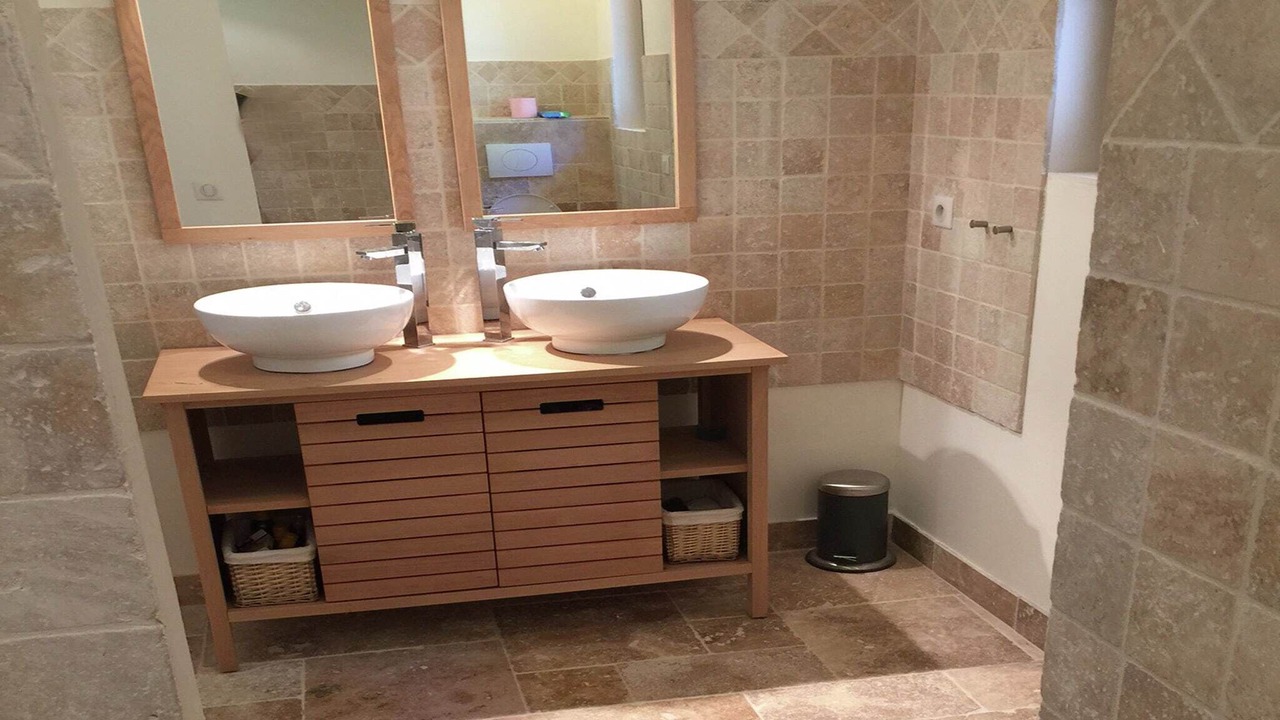 Photo of Bathroom in Ampus