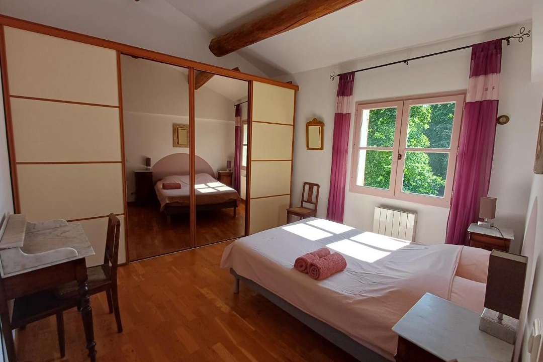 Photo of Bedroom in Saint-Martin-de-Castillon