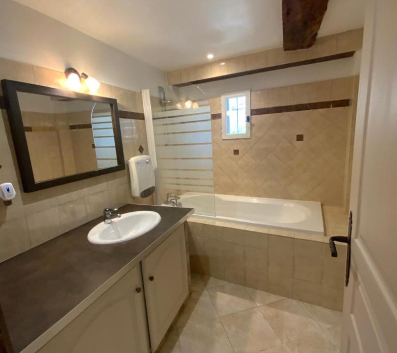 Photo of Bathroom in Ampus