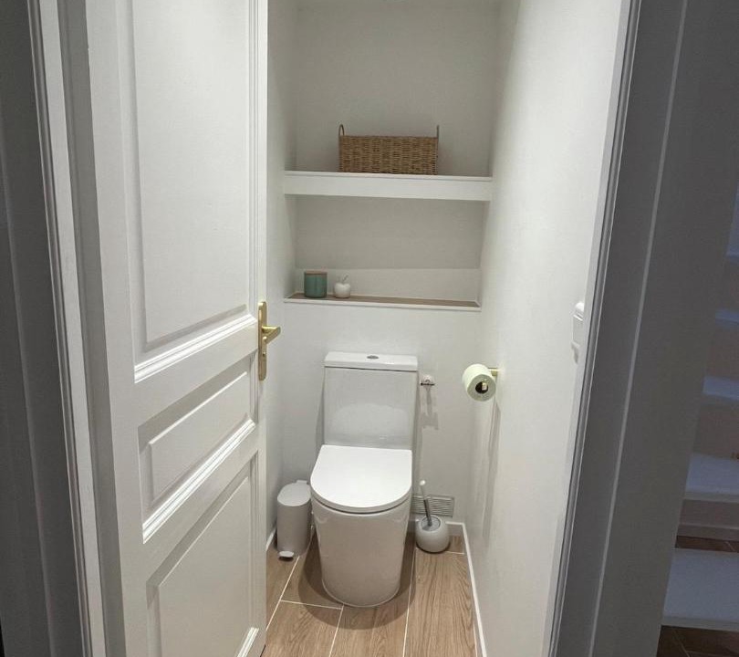 Photo of Bathroom in Aigues-Mortes Medieval City