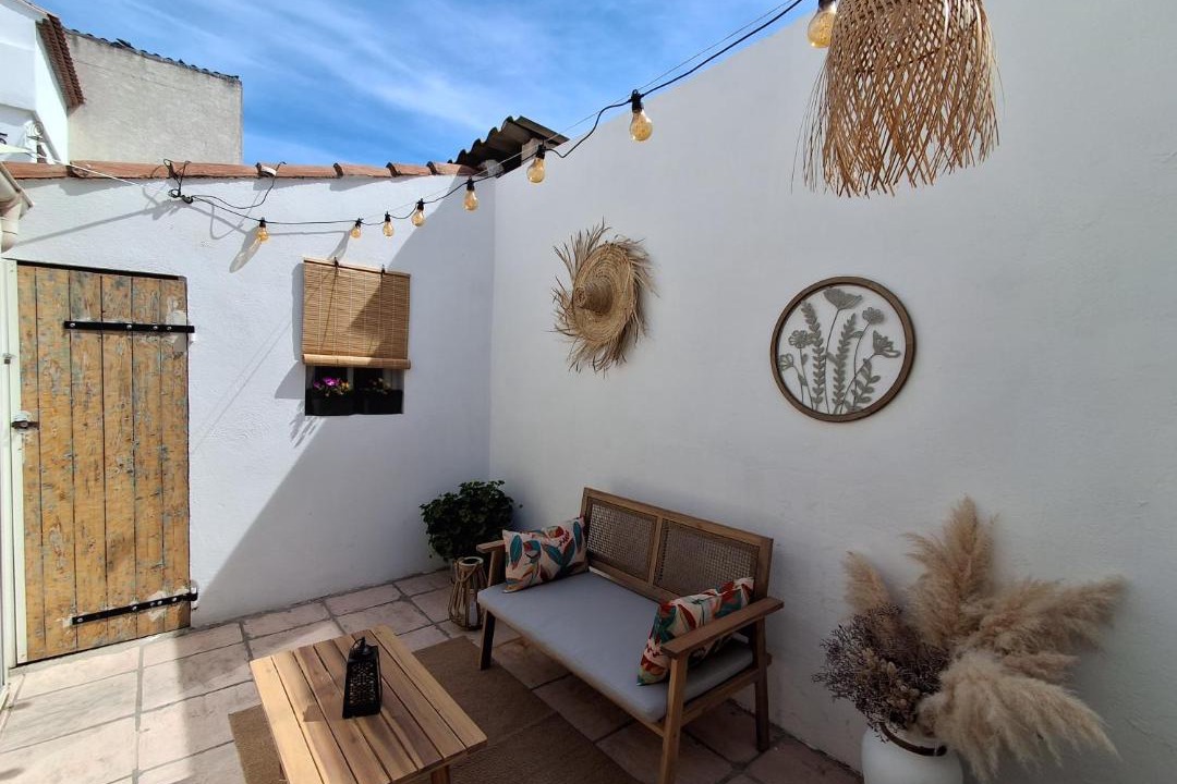 Photo of Patio Balcony in Port-Saint-Louis-du-Rhone